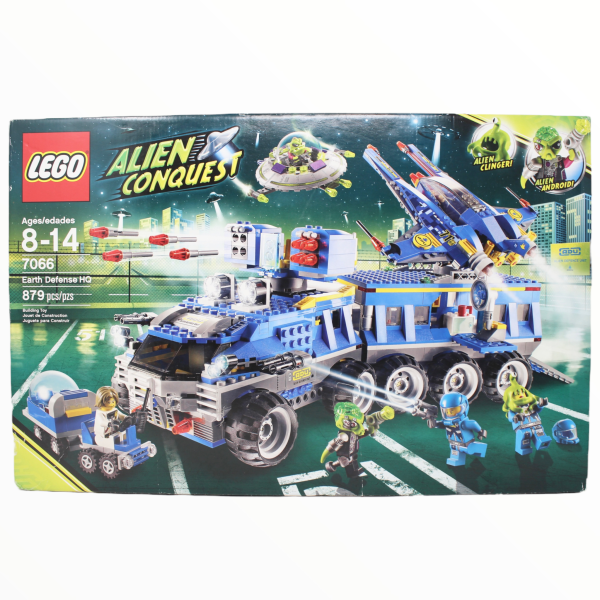 Retired Set 7066 Alien Conquest Earth Defense HQ Fashion